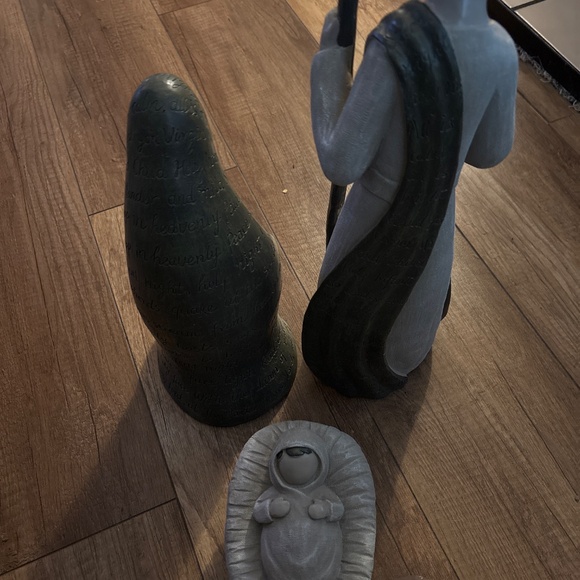 Nativity Set - Picture 2 of 3